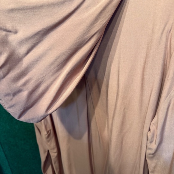 153 NWT Easel Roll-up Sleeves Button Down Silky Shirt - Picture 8 of 9